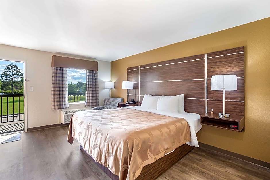 Quality Inn & Suites Suffolk West