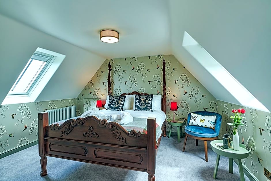 Monkstadt 1745 Restaurant with Rooms