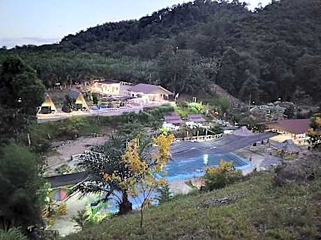JAMMS Mountain Resort "Adventure  Getaway" "A"