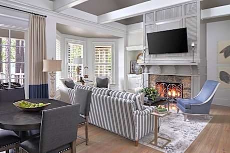 Jasmine Cottage, 2 Bedroom Cottage, Bedroom 1: 1 King, Bedroom 2: 2 Queen, Lake View, Balcony