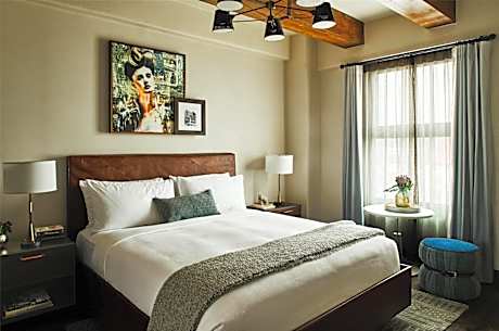 One-Bedroom King Suite