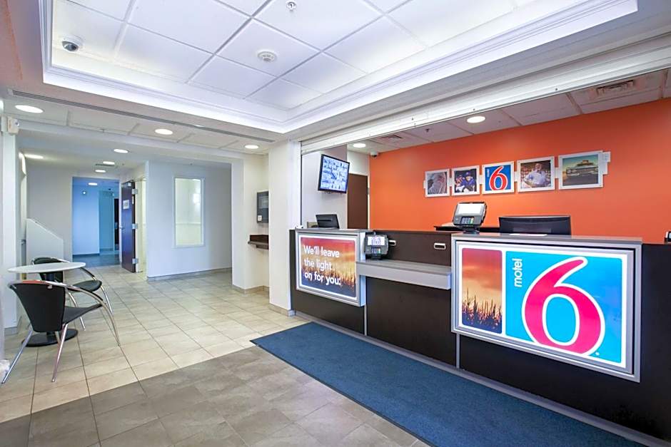 Motel 6-Brooklyn Center, MN - Minneapolis