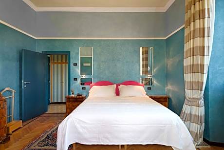 Junior Suite with Balcony