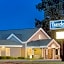 Travelodge by Wyndham Iowa City