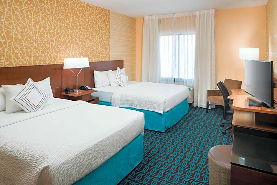 Photo 1 of 5 of 2 Queen Beds, Mobility Accessible, Bathtub