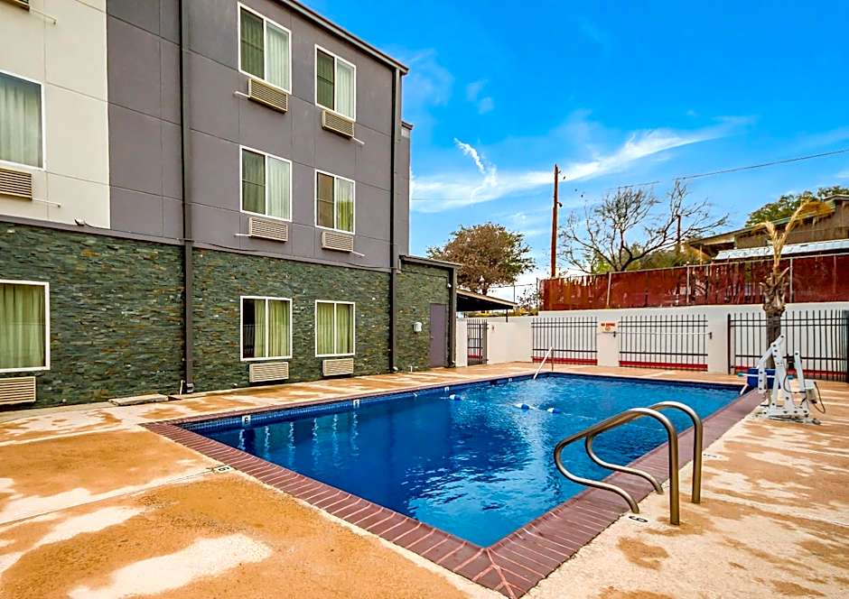 Quality Inn Laredo - Nuevo Laredo