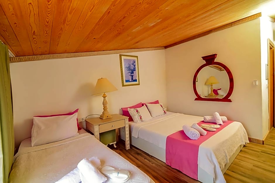 Alacati Asmali Konak Hotel