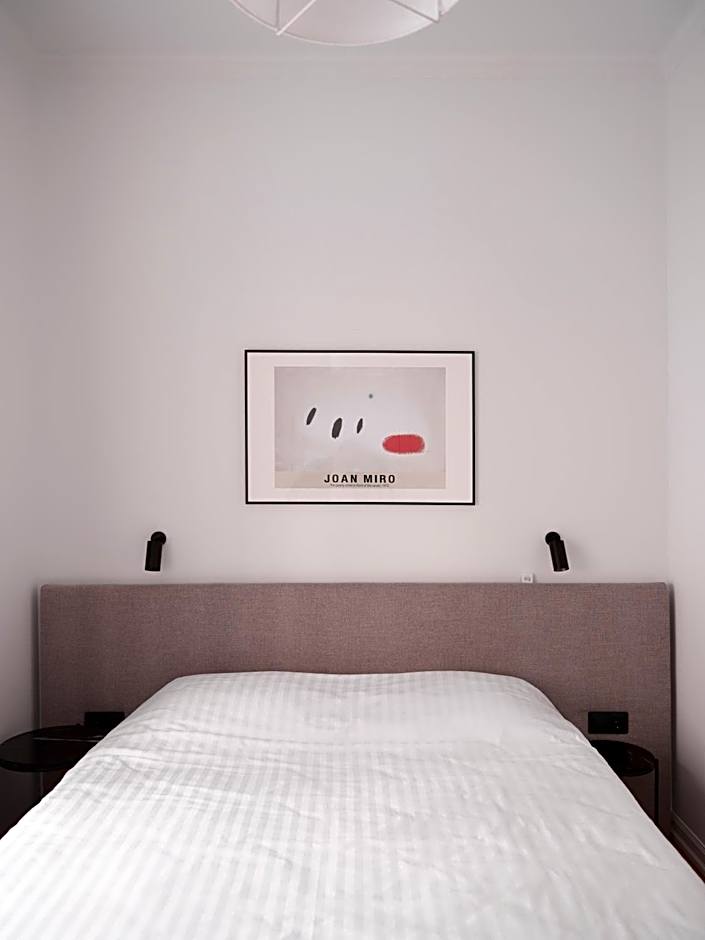 MIRO Rooms Skolas - quiet chic, free parking, self check-in