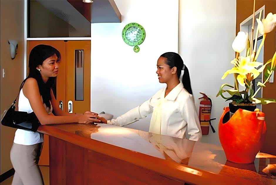 OYO 210 Apple Tree Suites