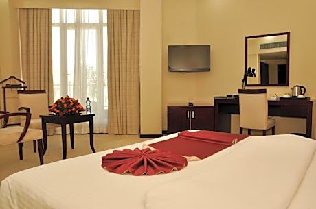 Furnished Deluxe Suite