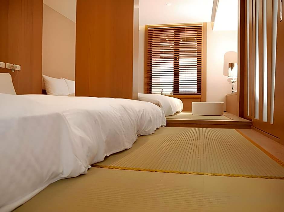 CHECK inn Express Taipei Station