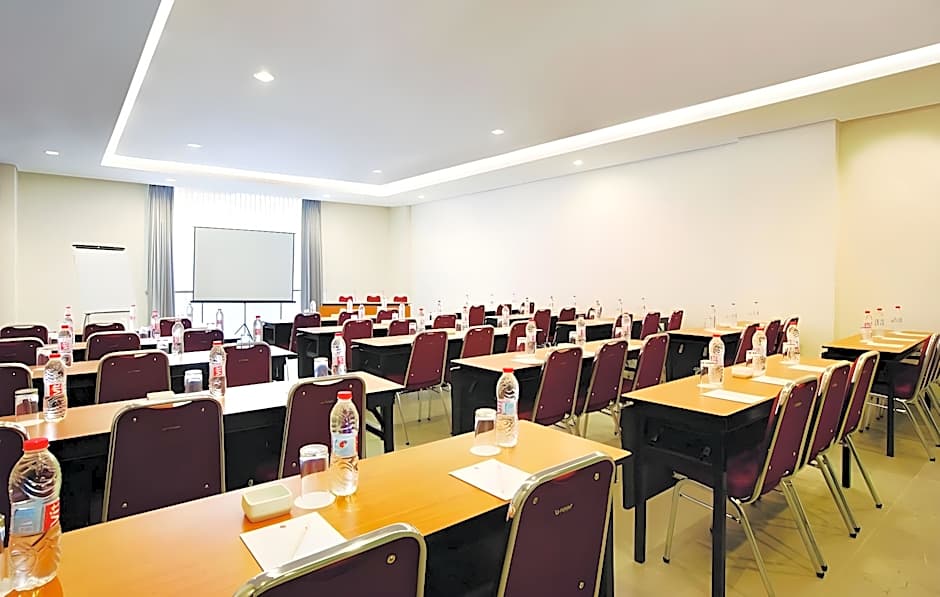 Amaris Hotel Darmo - Surabaya