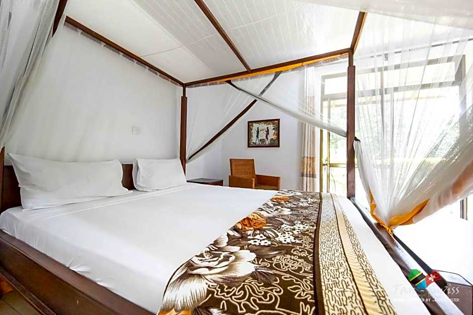 Tan-Swiss Lodge