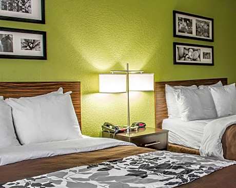 2 Double Beds, Smoking, Accessible