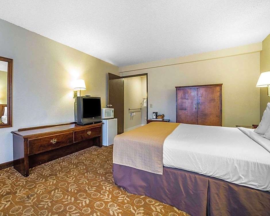 Quality Inn & Suites Minden