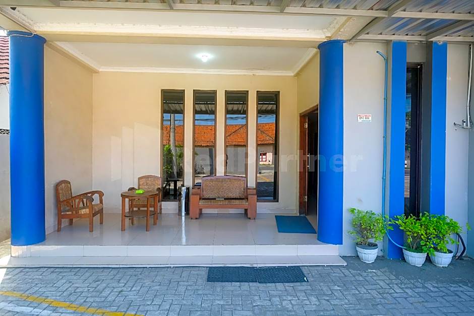 Hotel Andono near YIA Mitra RedDoorz