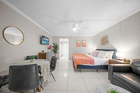 Deluxe King with Balcony, Kitchenette and Sofa Bed