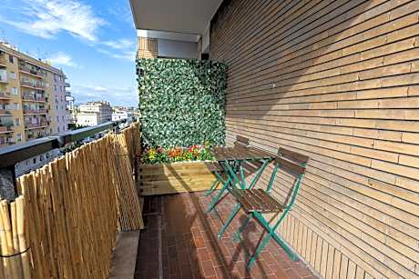 Apartment with Balcony - Separate Building