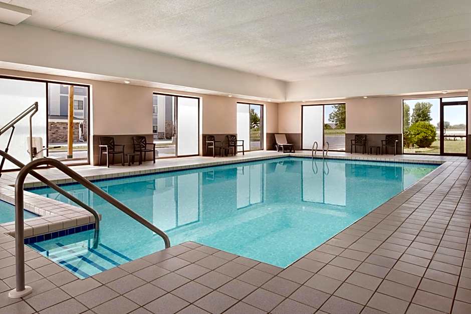 Country Inn & Suites by Radisson, Mt. Pleasant-Racine West, WI