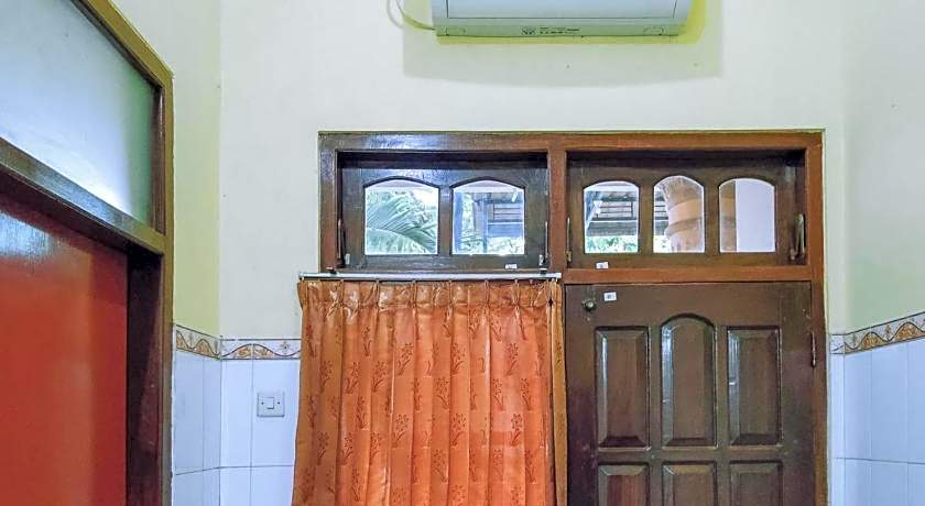 Hotel Shinta 1 near Stasiun Kertosono Mitra RedDoorz