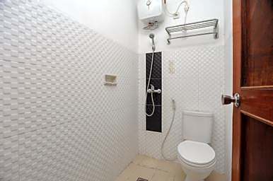 RedDoorz syariah near AEON Mall Tanjung Barat