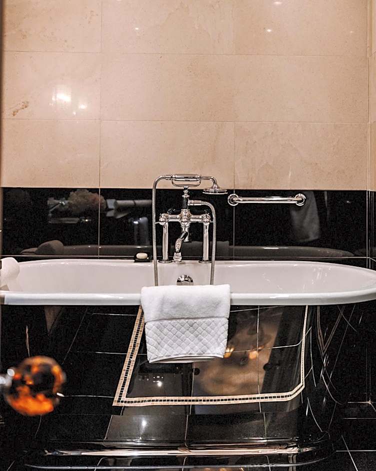 St James Hotel & Club Mayfair