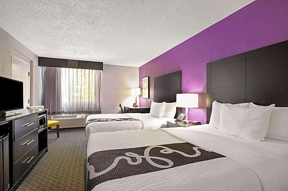 La Quinta Inn & Suites by Wyndham Miami Lakes