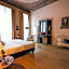 Soprarno Suites