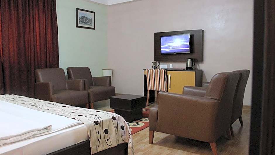 Downtown Royal Hotel GRA