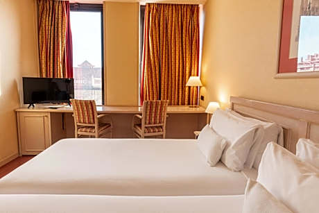 Standard Double Room with City View