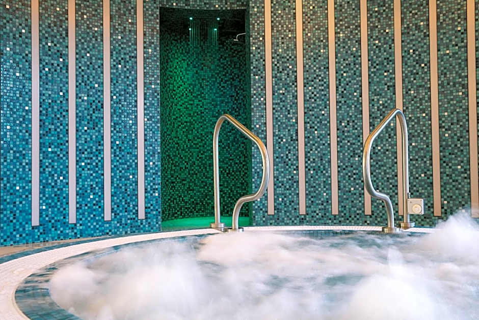 Westport Plaza Hotel, Spa & Leisure