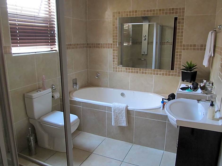 Casa Flora Guesthouse