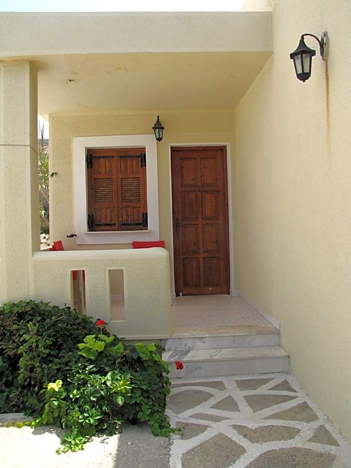 Montemar Studios & Apartments