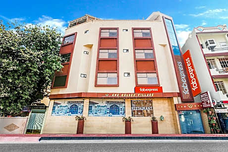 Capital O 8194 The Golden Ville                                                             