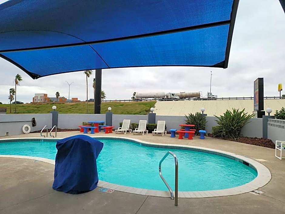 Texas Inn and Suites Raymondville