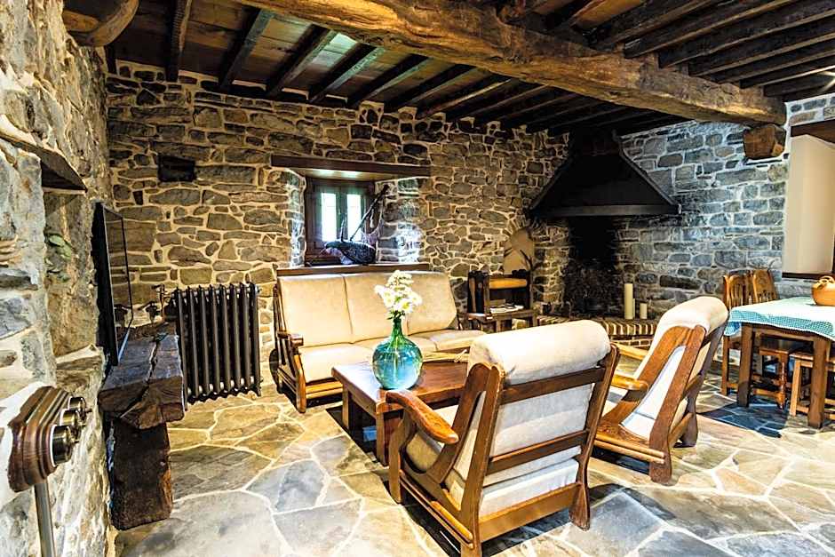 Casona de El Castañíu