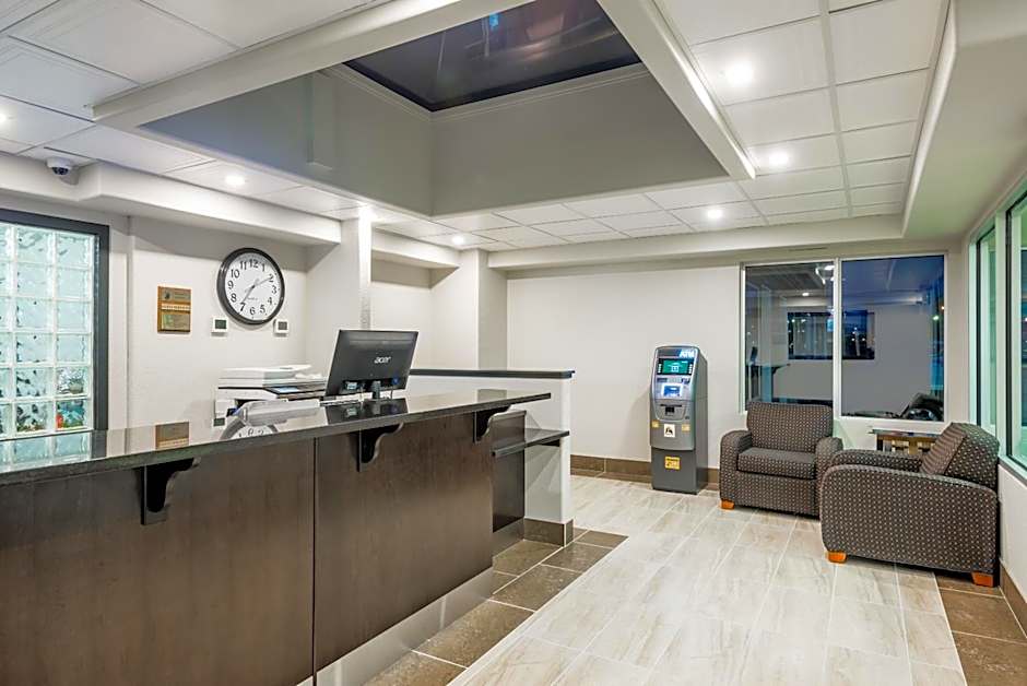 Super 8 by Wyndham Grande Prairie