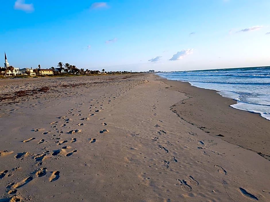 South Beach Inn - Cocoa Beach