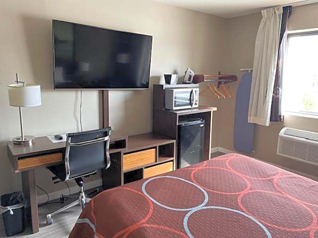 Super 8 by Wyndham Alton