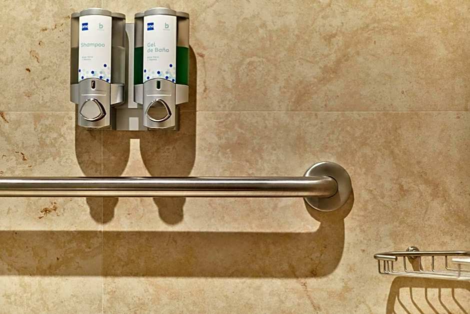 One Acapulco Diamante