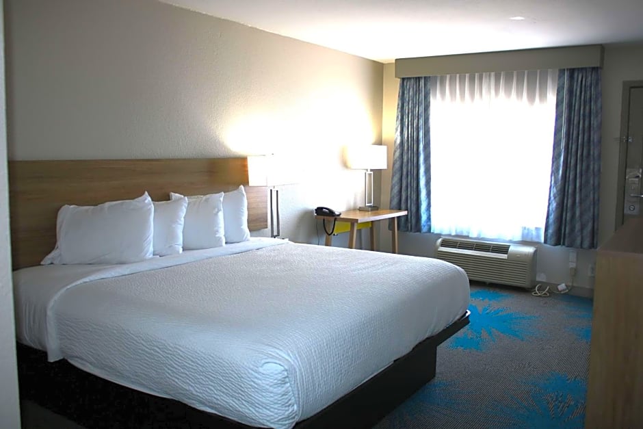 Days Inn by Wyndham Waco University Area