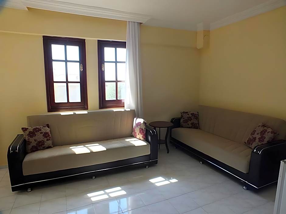 Everest Apart Hotel