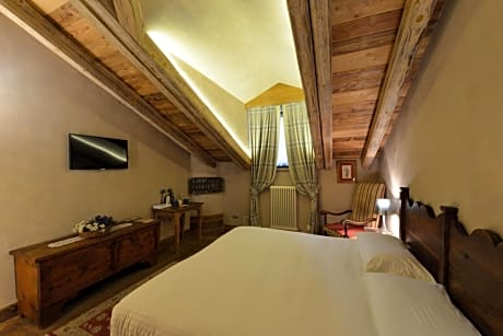 Superior Deluxe Double or Twin Room