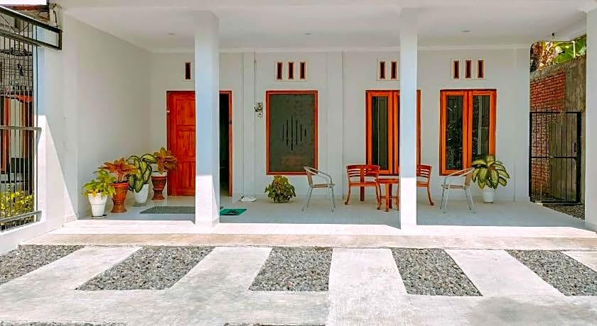 RedDoorz at Omah Candi Sari near Airport YIA