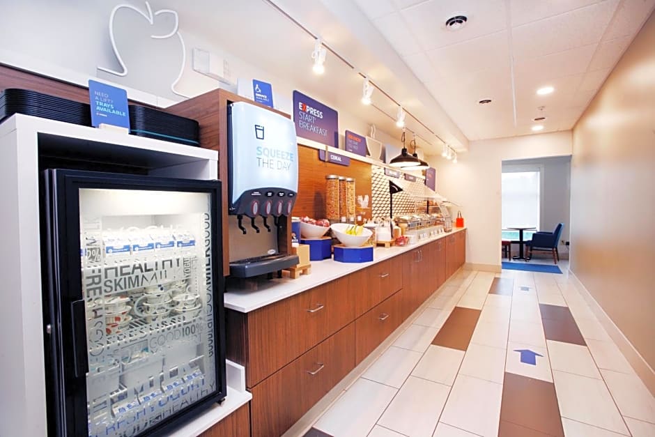 Holiday Inn Express Hotel & Suites Bethlehem Airport/Allentown area By IHG