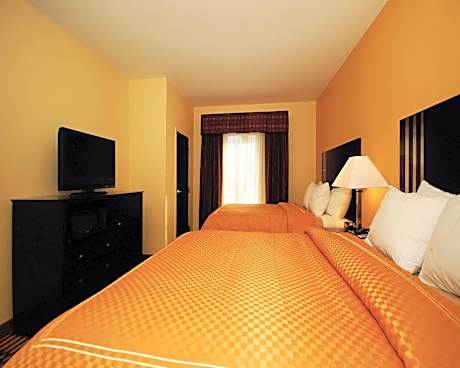 Queen Room with Two Queen Beds - Non-Smoking