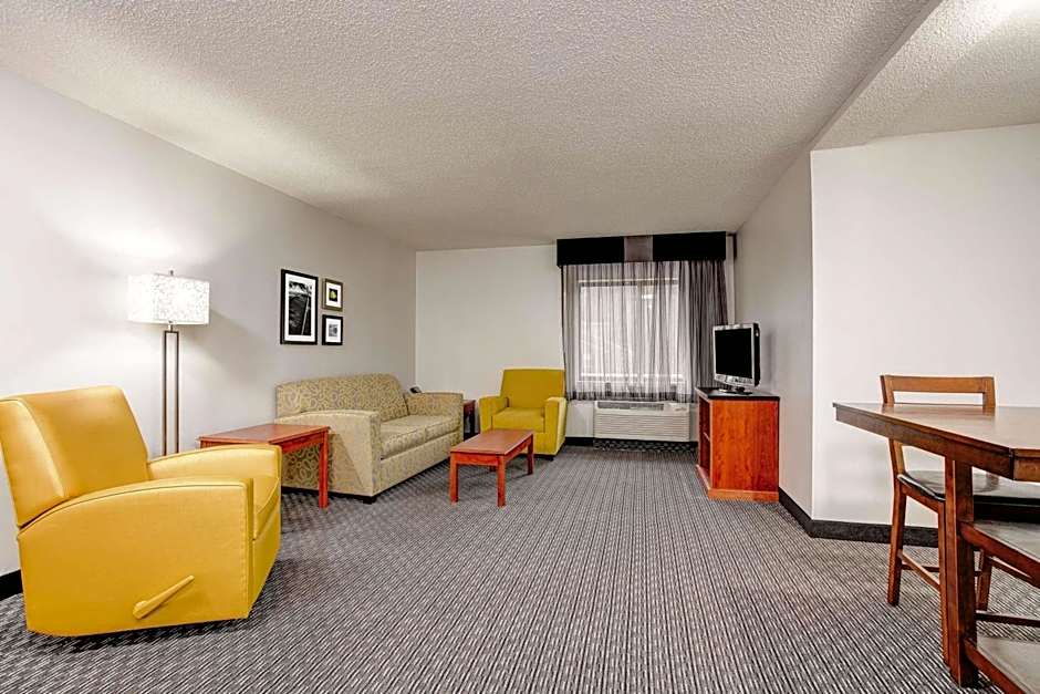 La Quinta Inn & Suites by Wyndham Atlanta Roswell