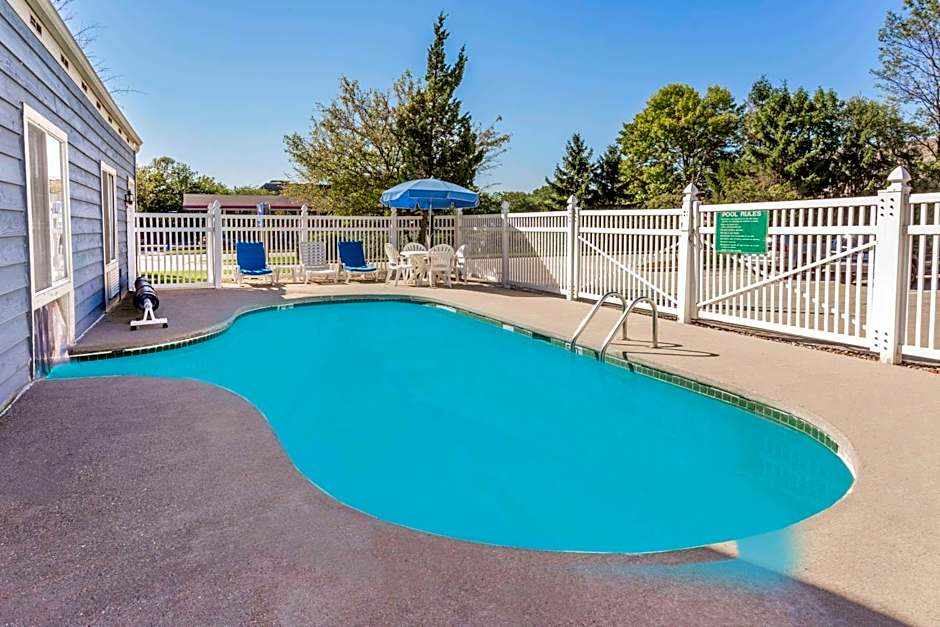 Baymont by Wyndham Mequon Milwaukee Area