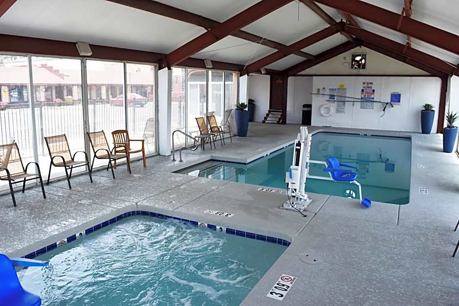 Super 8 by Wyndham Conference Center NAU/Downtown