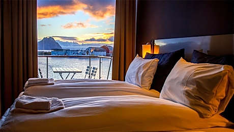 Two-Bedroom Deluxe Apartment with Ocean View